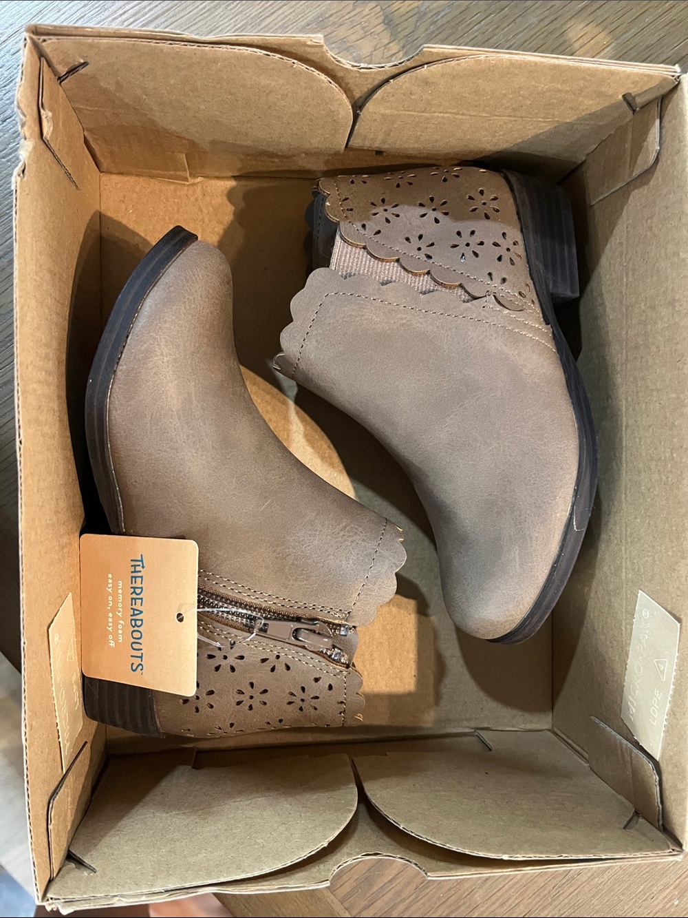 Girl’s Scalloped Ankle Boots